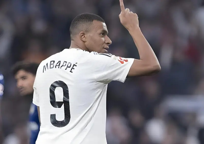 皇马医疗团队误诊姆巴佩膝盖，险些毁掉职业生