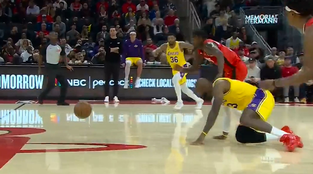 谢泼德关键抢断引爆火箭