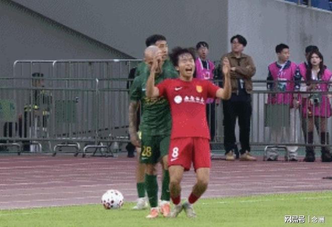 中超第4轮浙江外援米特里策遭红牌罚下 李镇全回