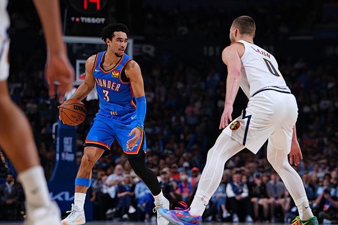 雷霆力克掘金豪取6连胜 麦凯恩13+1+1成关键先生